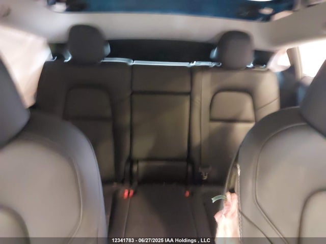 Tesla Model Y 2024 7SAYGDEE7RF065469 Image 8