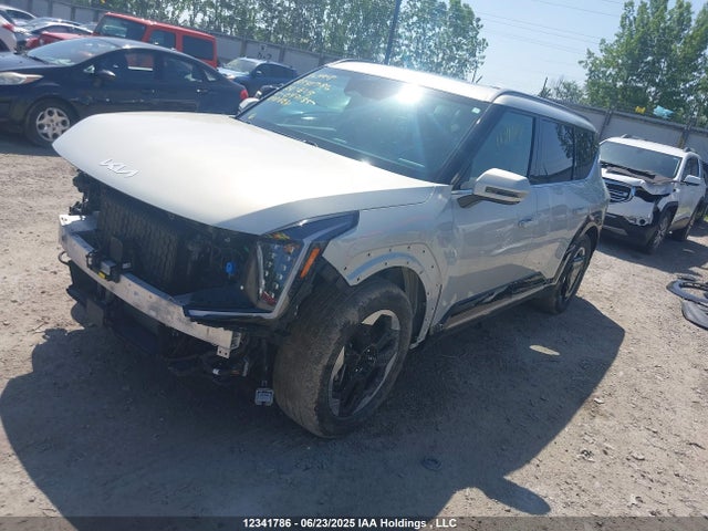 KNDADFS58R6049185 KIA 2024