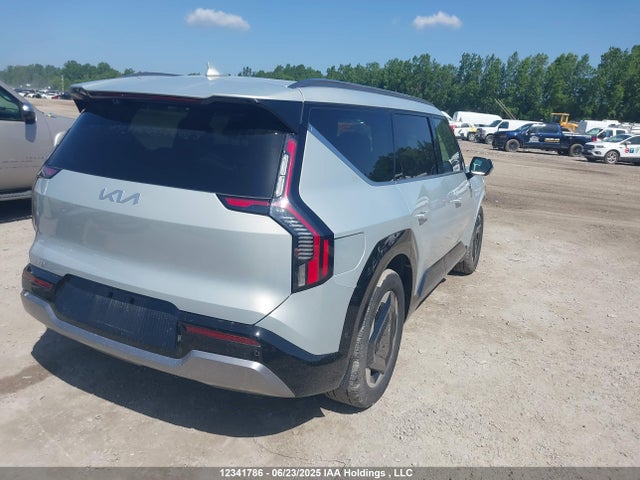 KNDADFS58R6049185 KIA 2024