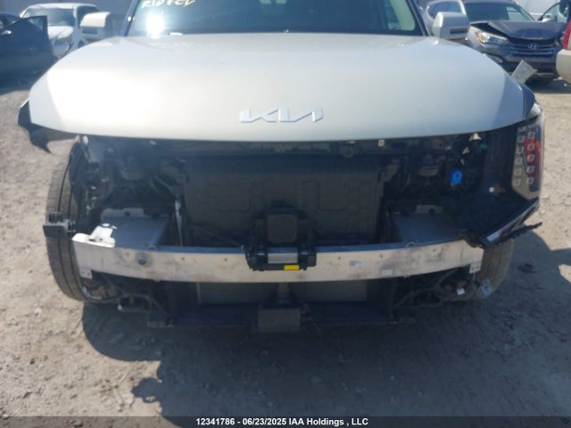 KNDADFS58R6049185 KIA 2024