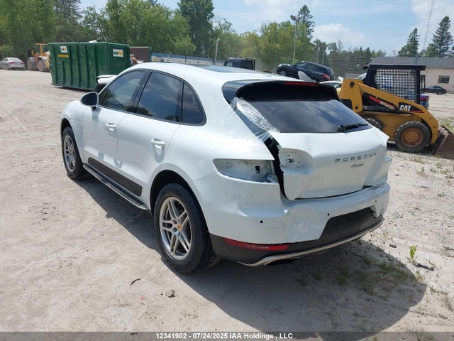Porsche Macan 2018 WP1AA2A5XJLB11676 Image 3