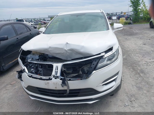 Lincoln MKC 2016 5LMCJ2D99GUJ17926 Image 13
