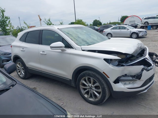 Lincoln MKC 2016 5LMCJ2D99GUJ17926 Image 14