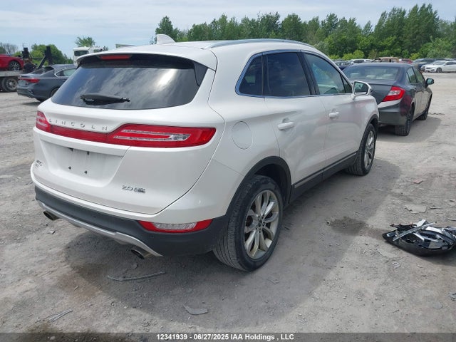 Lincoln MKC 2016 5LMCJ2D99GUJ17926 Image 4