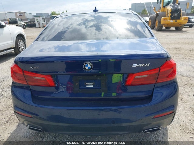 WBAJE7C56KWW43004 BMW 540I