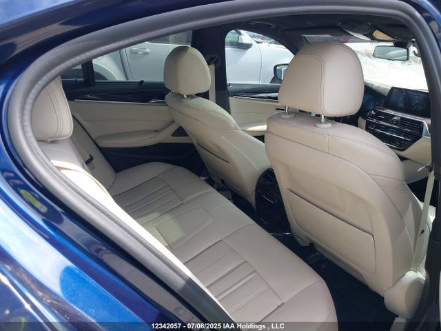 WBAJE7C56KWW43004 BMW 540I
