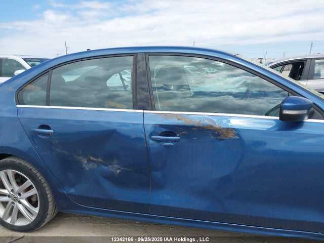 3VWL07AJ9FM288505 Volkswagen 2015