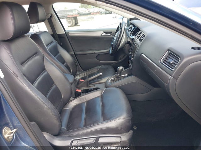 3VWL07AJ9FM288505 Volkswagen 2015