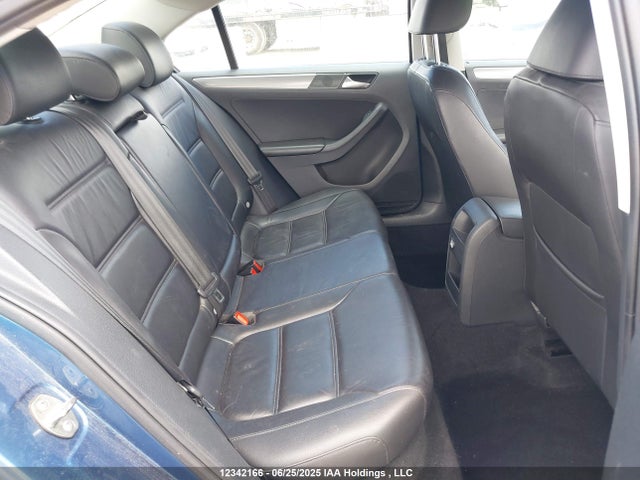 3VWL07AJ9FM288505 Volkswagen 2015