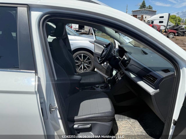 3VVLX7B28NM069914 Volkswagen tsi