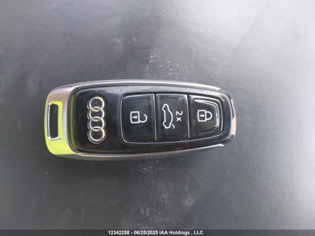 WU1ARBF13ND003290 Audi RS Q8