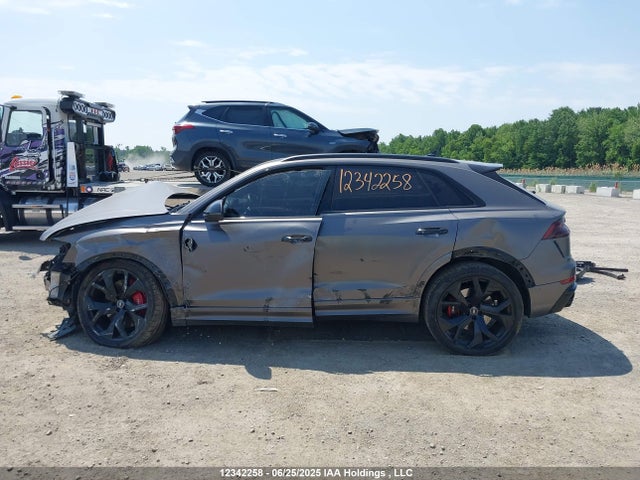 WU1ARBF13ND003290 Audi RS Q8