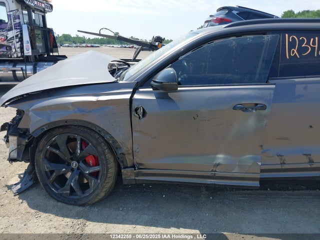WU1ARBF13ND003290 Audi RS Q8