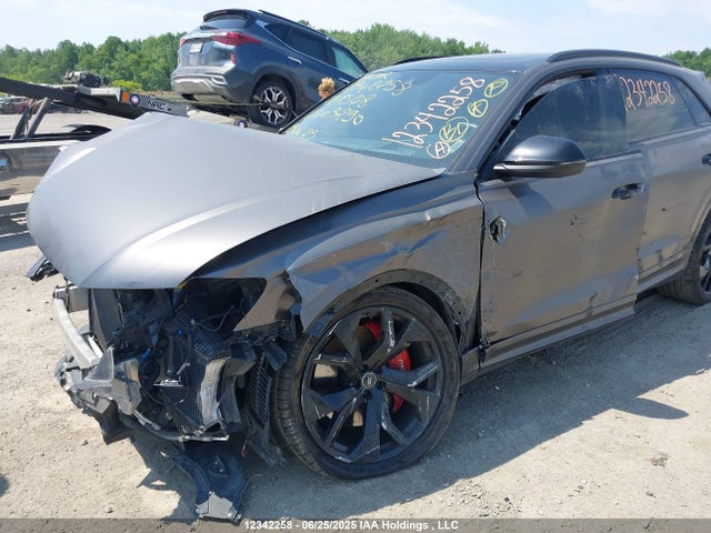 WU1ARBF13ND003290 Audi RS Q8