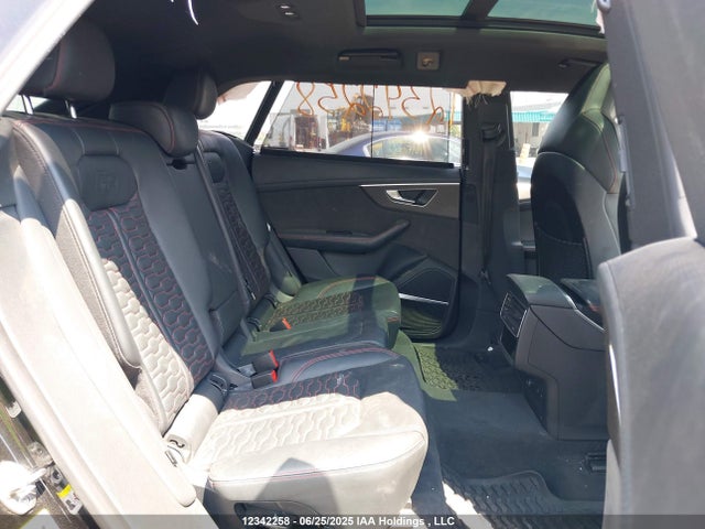WU1ARBF13ND003290 Audi RS Q8