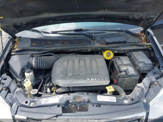 2C4RC1CG1FR504004 Chrysler Town and Country