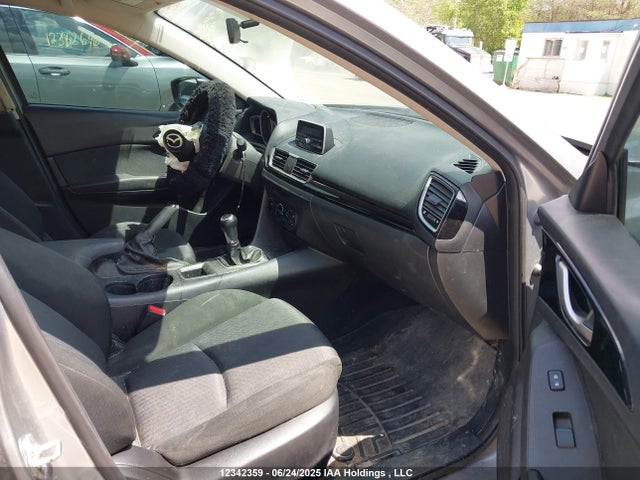 JM1BM1U77E1139392 Mazda pe