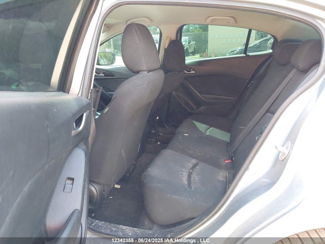 JM1BM1U77E1139392 Mazda pe