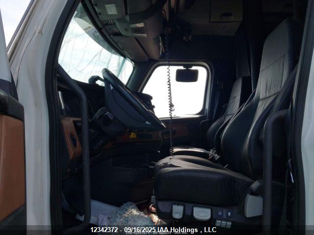 Freightliner Detroit Diesel Dd15 2021 1FUJHHDR1MLMA7385 Image 6