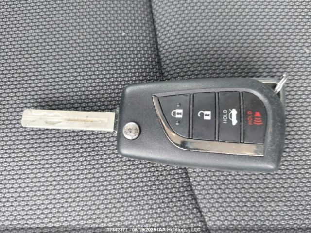 5YFBPMBE9NP352351 Toyota 2zr-fae