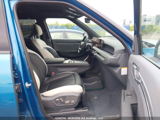 KNDAEFS51S6055171 KIA ev9