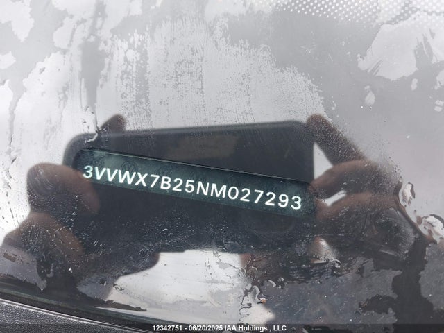 3VVWX7B25NM027293 Volkswagen tsi
