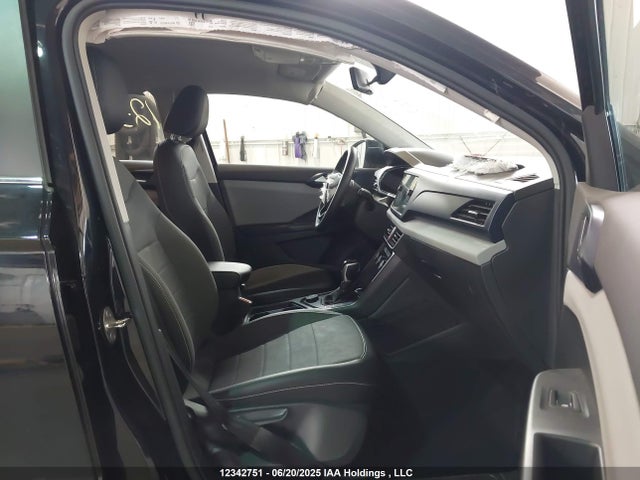 3VVWX7B25NM027293 Volkswagen tsi