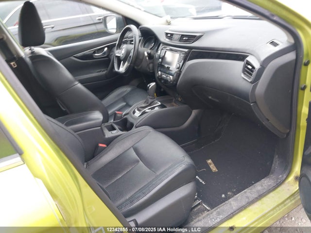 JN1BJ1CR3HW126743 Nissan 2017