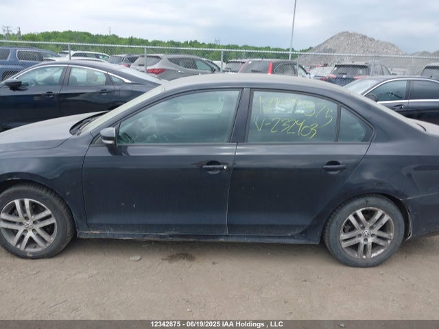3VWD07AJ1FM232403 Volkswagen 2015