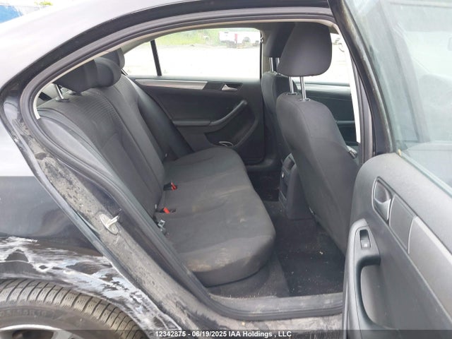 3VWD07AJ1FM232403 Volkswagen 2015