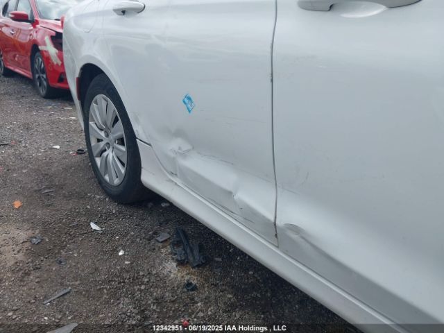 1C3CCCFB6FN625663 Chrysler 200