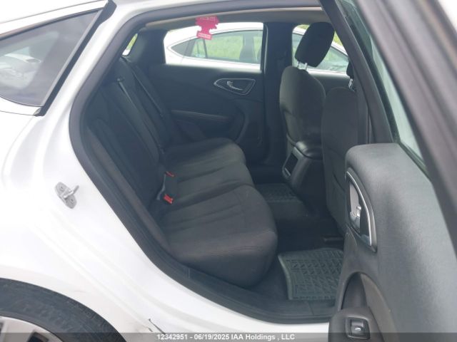 1C3CCCFB6FN625663 Chrysler 200