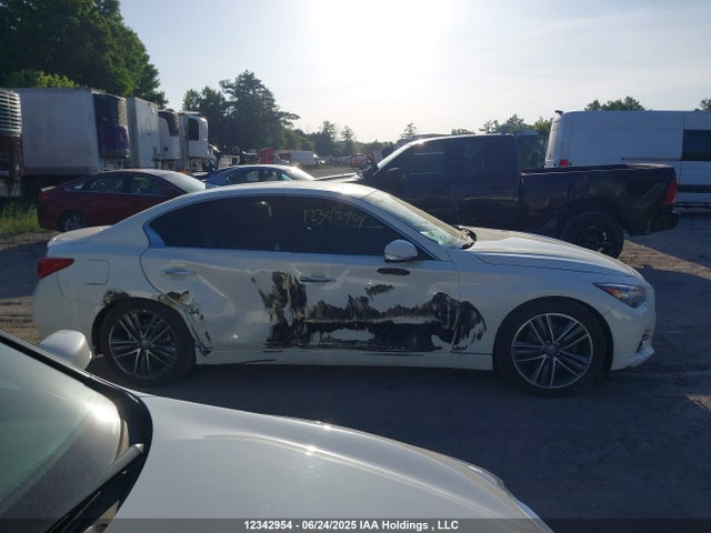 JN1BV7AR1FM415705 Infiniti 2015