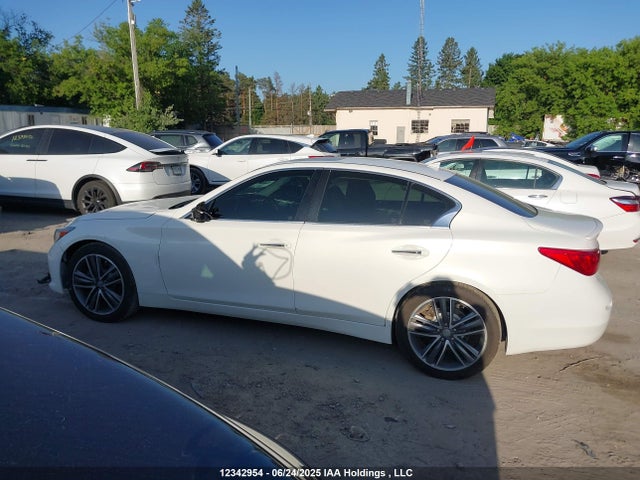 JN1BV7AR1FM415705 Infiniti 2015