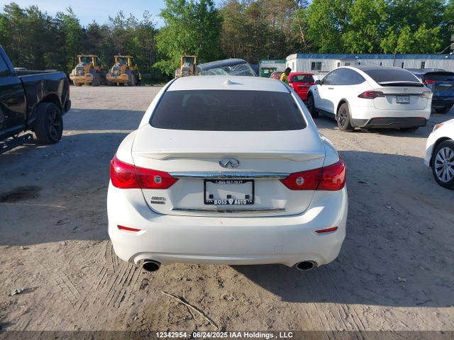 JN1BV7AR1FM415705 Infiniti 2015