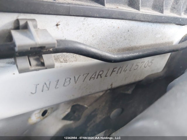 JN1BV7AR1FM415705 Infiniti 2015