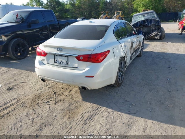 JN1BV7AR1FM415705 Infiniti 2015