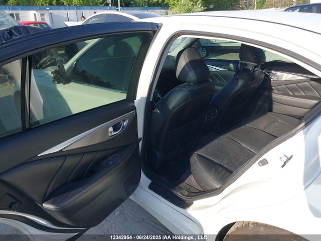 JN1BV7AR1FM415705 Infiniti 2015