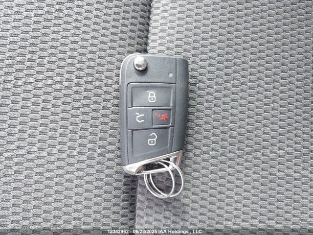 WVWPR7AU1KW910495 Volkswagen E-Golf