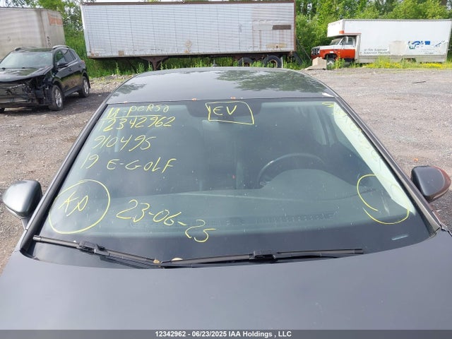 WVWPR7AU1KW910495 Volkswagen E-Golf