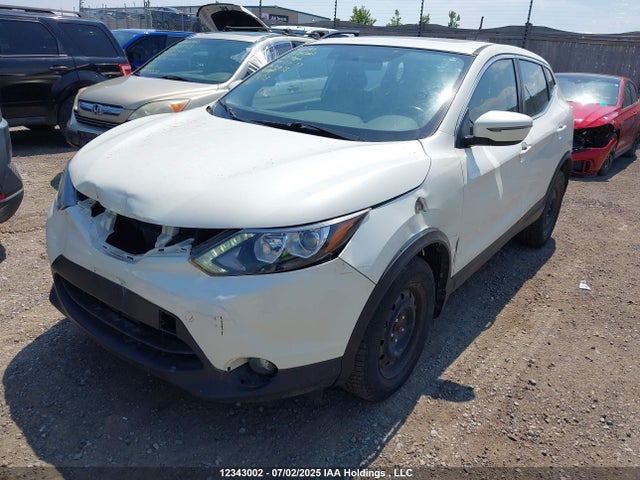 JN1BJ1CR9HW111177 Nissan 2017