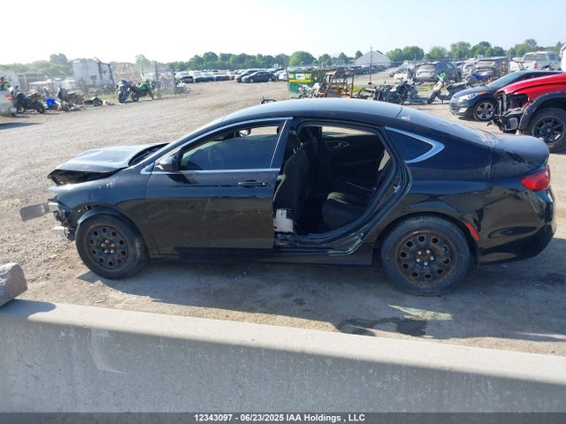 1C3CCCFB4FN697140 Chrysler 2015