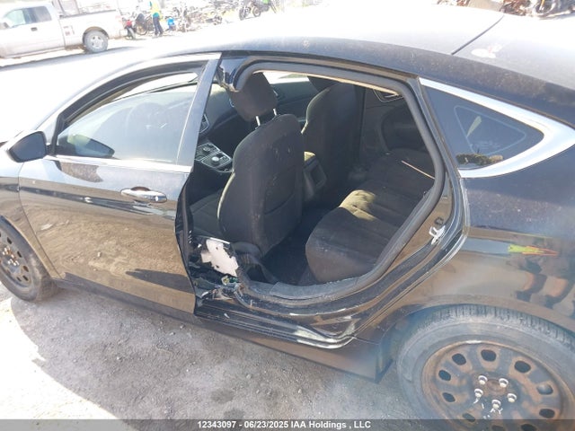 1C3CCCFB4FN697140 Chrysler 2015