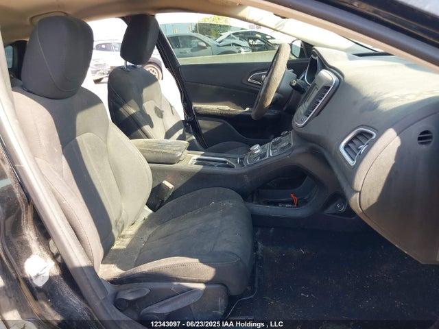 1C3CCCFB4FN697140 Chrysler 2015