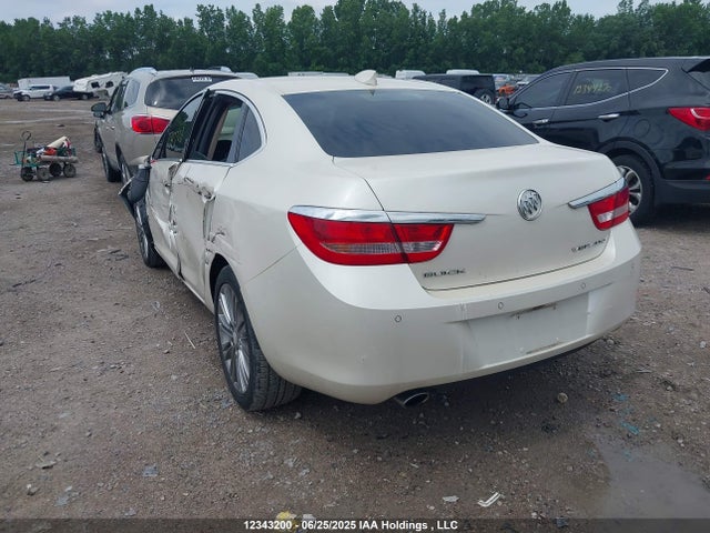 1G4PS5SK8F4127015 Buick lea