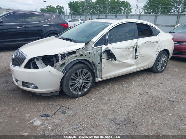 1G4PS5SK8F4127015 Buick lea