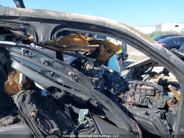 1GNEVJKW1NJ169922 Chevrolet lfy