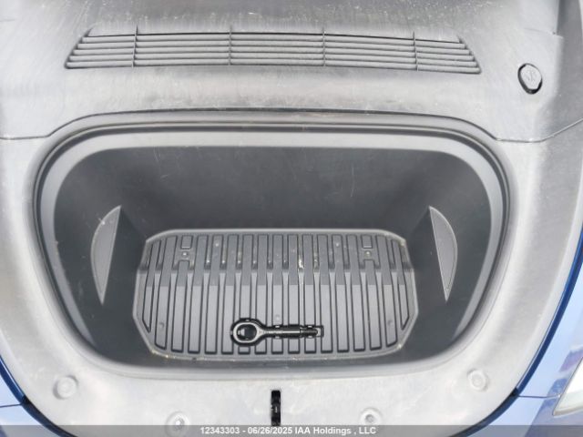 7SAYGAEE6NF429129 Tesla Model Y