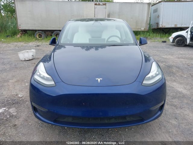 7SAYGAEE6NF429129 Tesla Model Y