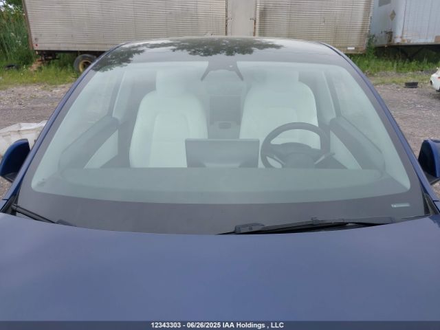 7SAYGAEE6NF429129 Tesla Model Y